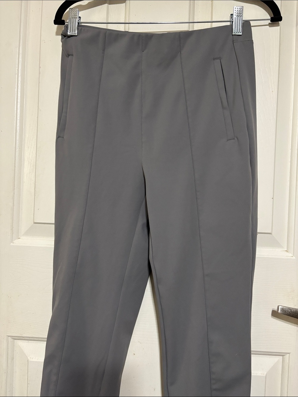HALARA Straight Leg Pants in Gray